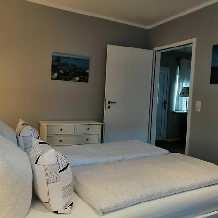 Apartment Ferienhaus Ostseefluestern *