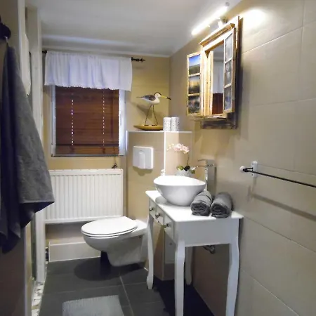 Apartment Ferienhaus Ostseefluestern